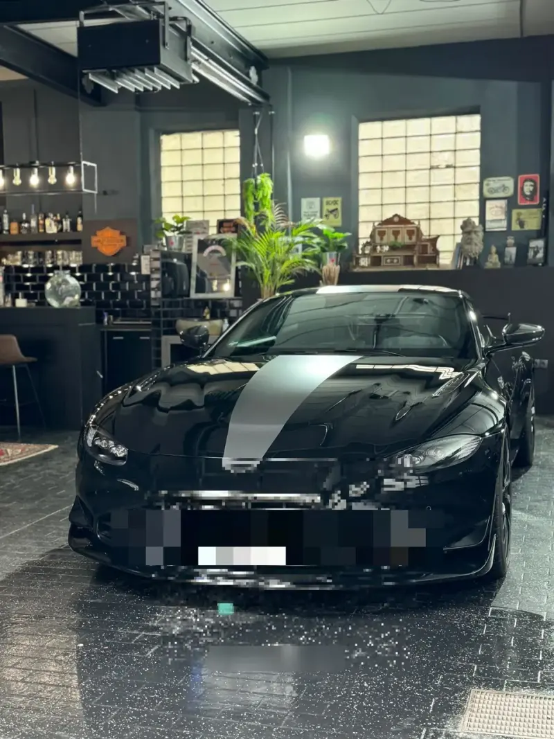 Nach Aufbereitung – Aston Martin poliert